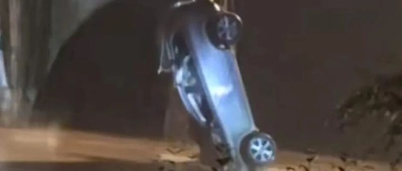 陈某某（女，45岁）驾车操作不当意外坠河，造成车内5人死亡，警方通报-嗨新闻